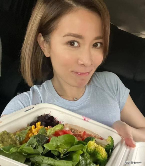 Xa Thi Man dang anh moi khoe body goi cam-Hinh-4