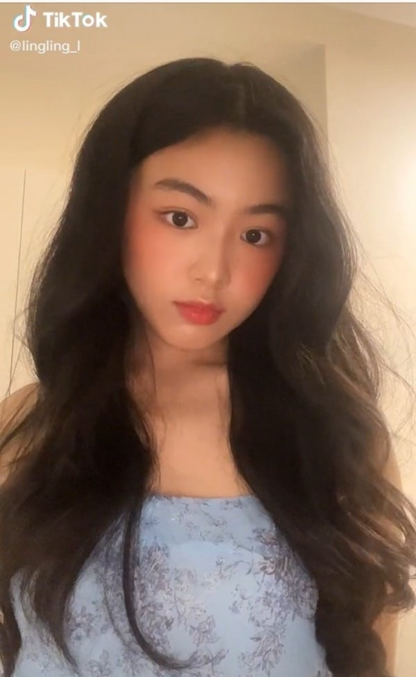 Con gái Quyền Linh khoe nhan sắc xinh đẹp như Hoa hậu - Hình 2 Con gai Quyen Linh khoe nhan sac xinh dep nhu Hoa hau-Hinh-2