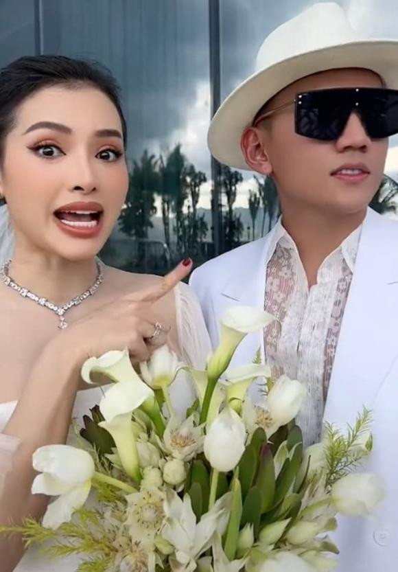 Cùng Lý Bình đu trend Tiktok, Phương Trinh Jolie bị mỉa mai ảnh 1