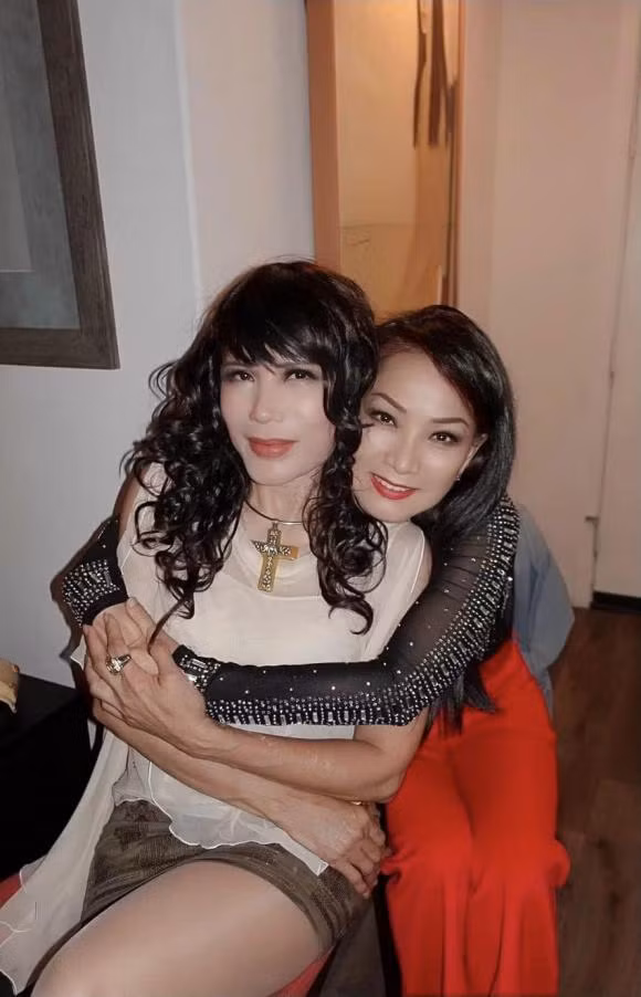 Ba xa Chi Tai an mac hoi teen trong sinh nhat ca si Nhat Ha-Hinh-3