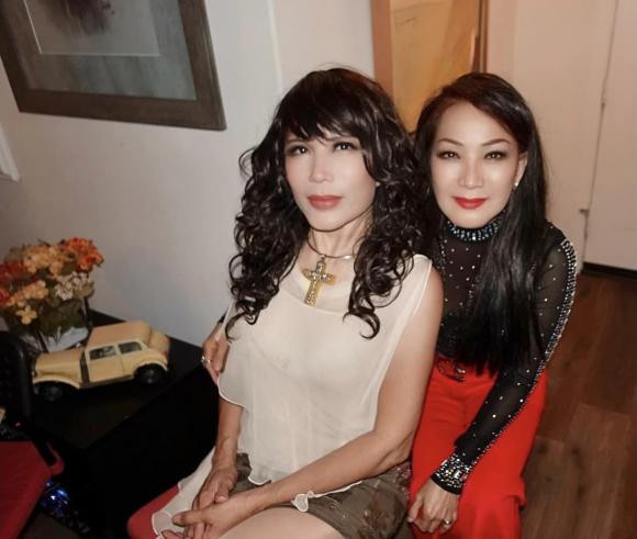 Bà xã Chí Tài ăn mặc hồi teen trong sinh nhật ca sĩ Nhật Hạ - Hình 2 Ba xa Chi Tai an mac hoi teen trong sinh nhat ca si Nhat Ha-Hinh-2