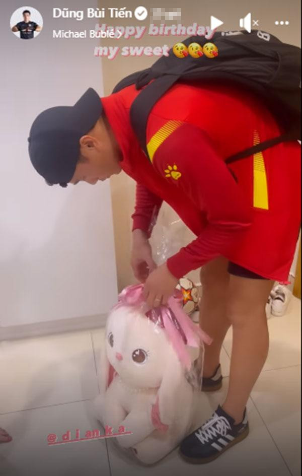 Bui Tien Dung khui qua xin me vo tang chau ngoai sap ra doi-Hinh-5