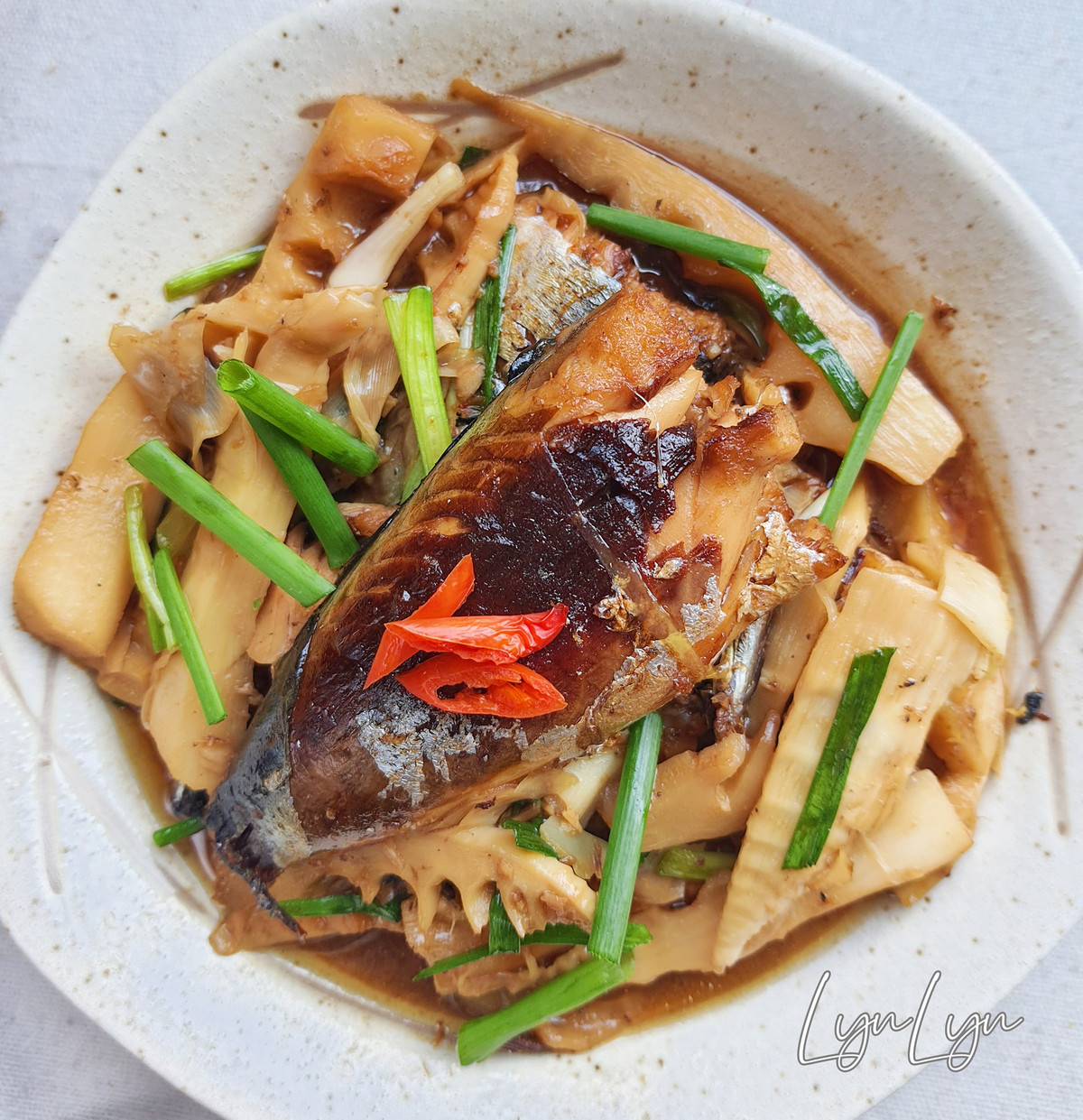 Kho ca voi cu moc o bo tre nay, dam bao an la me