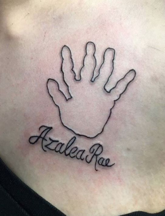 Ba me bi “chan thuong tam ly” sau khi xam hinh dau tay con-Hinh-3