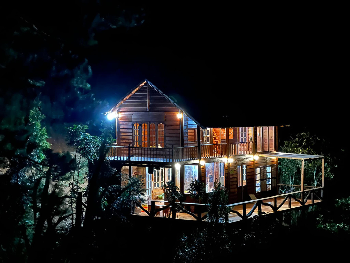 Nhà gỗ cheo leo trên lưng đồi, mỗi sáng đón mặt trời thật chill - Hình 10 Nha go cheo leo tren lung doi, moi sang don mat troi that chill-Hinh-10