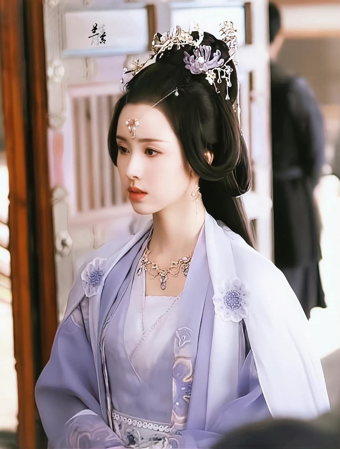 Trong Liên Hoa Lâu, Trần Đô Linh vào vai nữ chính Kiều Uyển Vãn. Tạo hình cổ trang của người đẹp nhận nhiều khen ngợi và được so sánh có nét tiên khí như Lưu Diệc Phi.