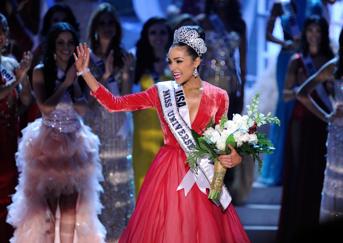 Người đẹp Mỹ, Olivia Culpo, đăng quang Miss Universe 2012 trên sân nhà. Không có chiều cao nổi bật so với dàn thí sinh, nhưng Olivia gây ấn tượng ở gương mặt đẹp rạng rỡ. Đến nay, Miss Universe có tuổi đời 70 năm. Mỗi mùa giải, cuộc thi quy tụ dàn người đẹp đến từ hơn 90 quốc gia và vùng lãnh thổ trên khắp thế giới.