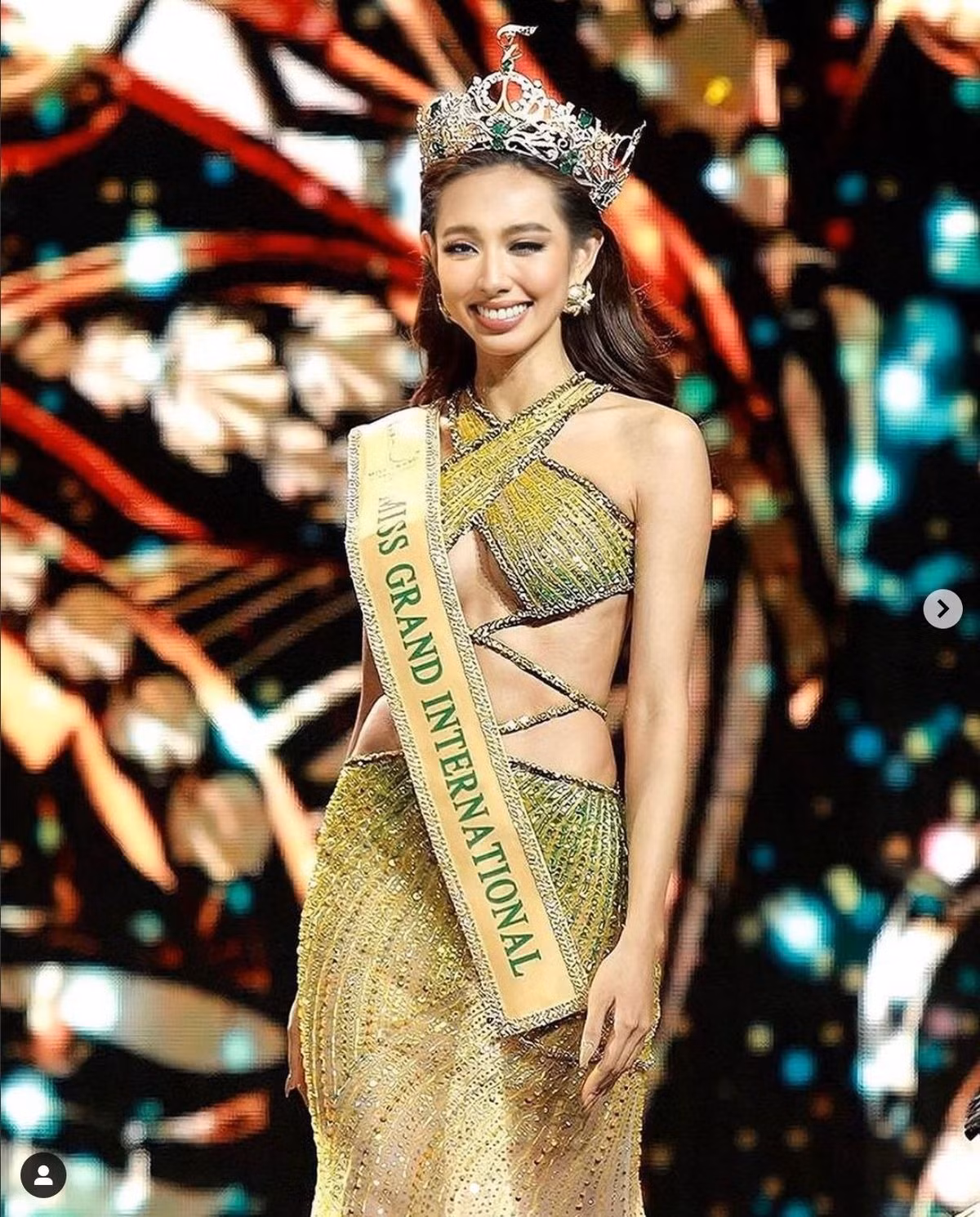 Cùng năm, Nguyễn Thúc Thùy Tiên giành vương miện Miss Grand International, nhận được sự ủng hộ từ đông đảo fan sắc đẹp Việt Nam.