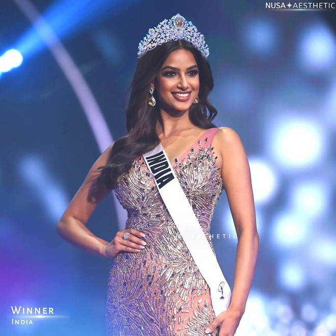 Năm 2021, người đẹp đến từ Ấn Độ - Harnaaz Sandhu đăng quang Miss Universe. Cô gây ấn tượng bởi phần trả lời ứng xử thông minh, truyền cảm hứng.
