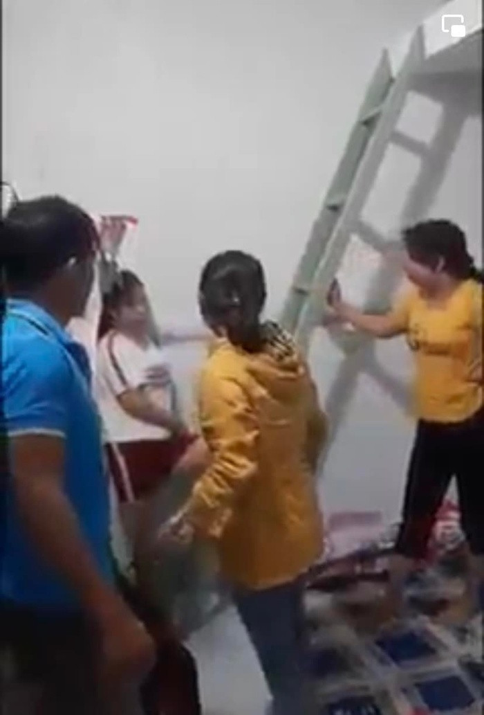 Đang đánh ghen thấy con cá lóc, vợ chất vấn khiến netizen cười ngất Dang danh ghen thay con ca loc, vo chat van khien netizen cuoi ngat