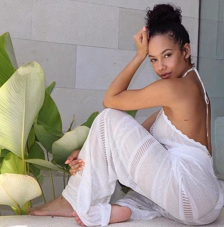 Karim Benzema là chủ nhân Quả bóng vàng 2022. Anh chính là một trong những cái tên được quan tâm nhất trong mùa World Cup năm nay. Bạn gái Benzema là Jordan Ozuna, người mẫu được chú ý ở Pháp.