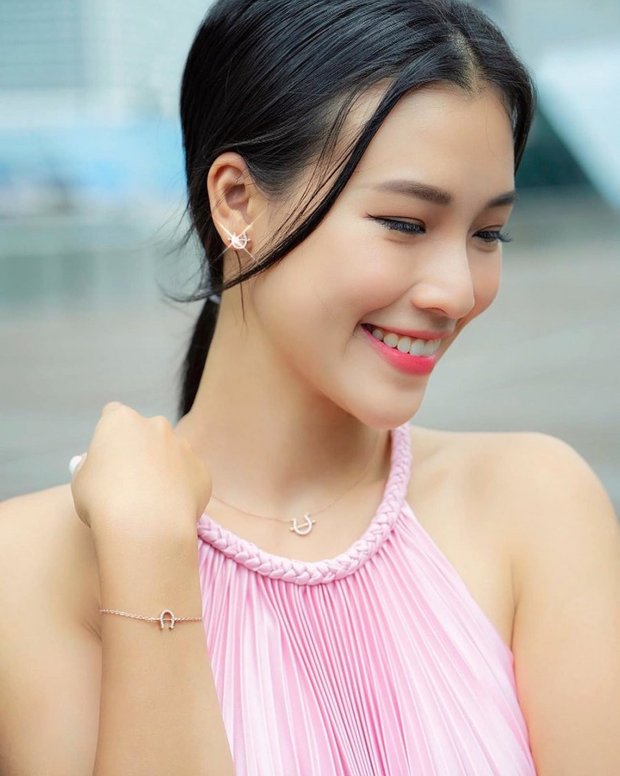 Gu thời trang đồng điệu của vợ chồng MC Hoàng Oanh trước khi ly hôn - Hình 10 Gu thoi trang dong dieu cua vo chong MC Hoang Oanh truoc khi ly hon-Hinh-10