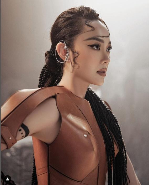 Duoc tham my vien khen mui dep, Minh Hang ra 