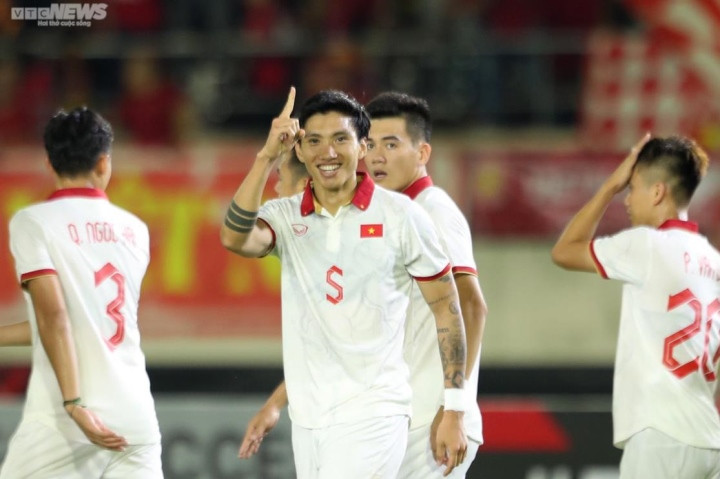 Bảng xếp hạng AFF Cup 2022: Tuyển Việt Nam tạm mất ngôi đầu Bang xep hang AFF Cup 2022: Tuyen Viet Nam tam mat ngoi dau