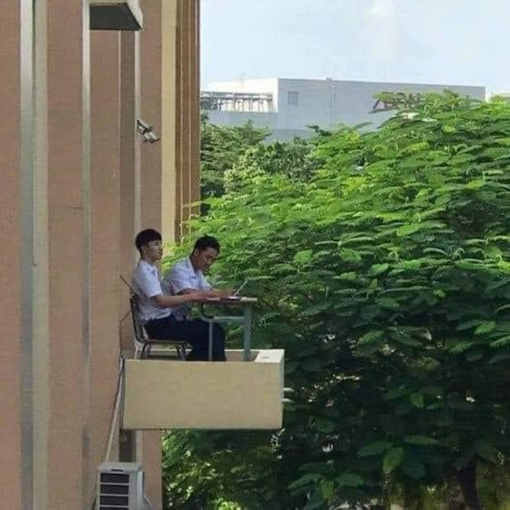 Cách để "đổi gió" khi đang ở trường học.