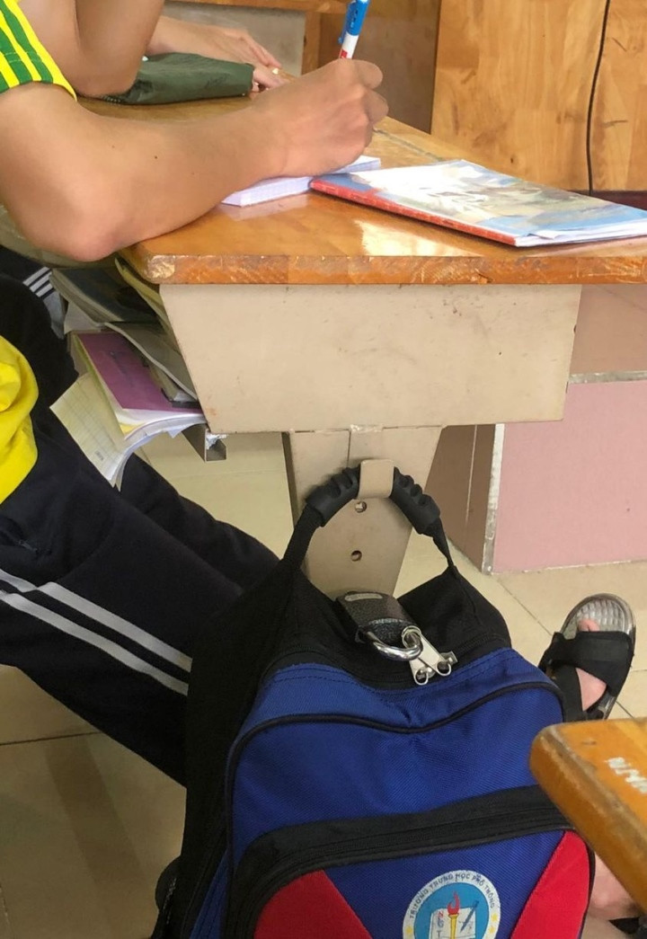 Sau nhiều lần bút, vở không cánh mà bay, phải làm thế này cho an tâm.