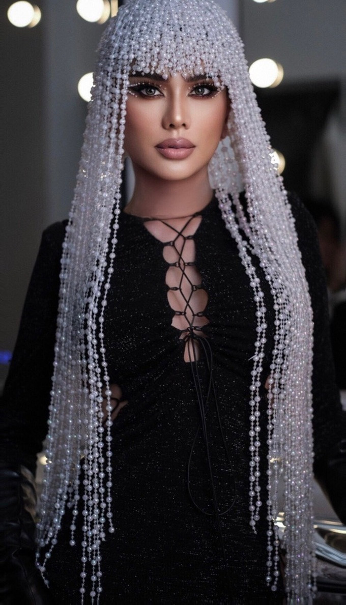 Hau phau thuat, Lam Khanh Chi phai viet giay de giao tiep-Hinh-2