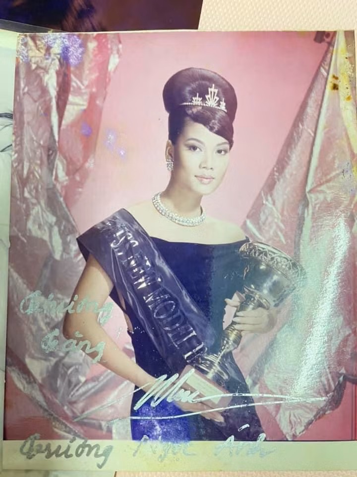 Anh hiem nhan sac Truong Ngoc Anh thoi khac doat hoa hau