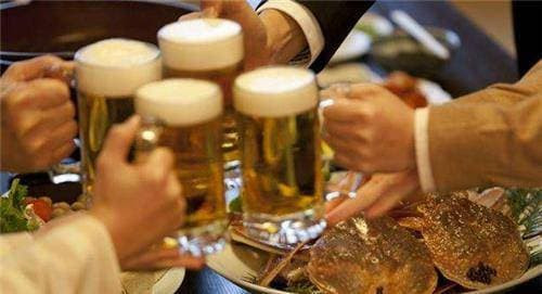 Rượu bất kính dùng để chỉ rượu của những kẻ cố tình gây khó dễ, có ý đồ xấu trên bàn rượu, nếu biết bên kia có ý đồ xấu, đừng mắc vào kẽ hở này, làm trò cười, là đàn ông vẫn là cần tỉnh táo.