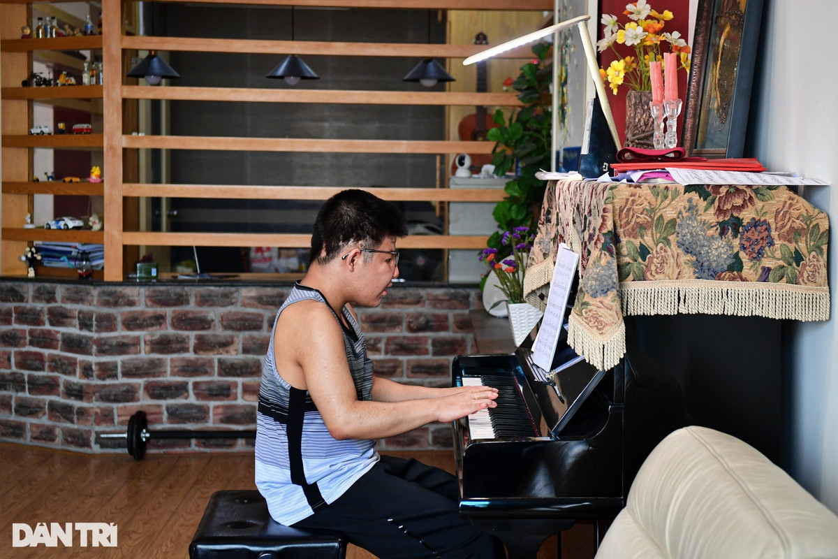 Bất ngờ cuộc sống tuổi 20 của Bôm - con trai diễn viên Quốc Tuấn - Hình 12 Bat ngo cuoc song tuoi 20 cua Bom - con trai dien vien Quoc Tuan-Hinh-12