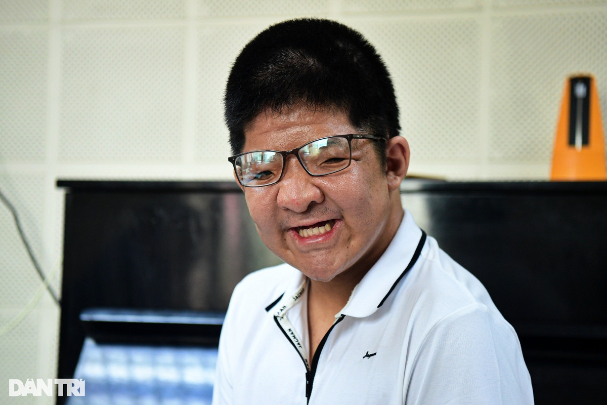 Bất ngờ cuộc sống tuổi 20 của Bôm - con trai diễn viên Quốc Tuấn - Hình 18 Bat ngo cuoc song tuoi 20 cua Bom - con trai dien vien Quoc Tuan-Hinh-18