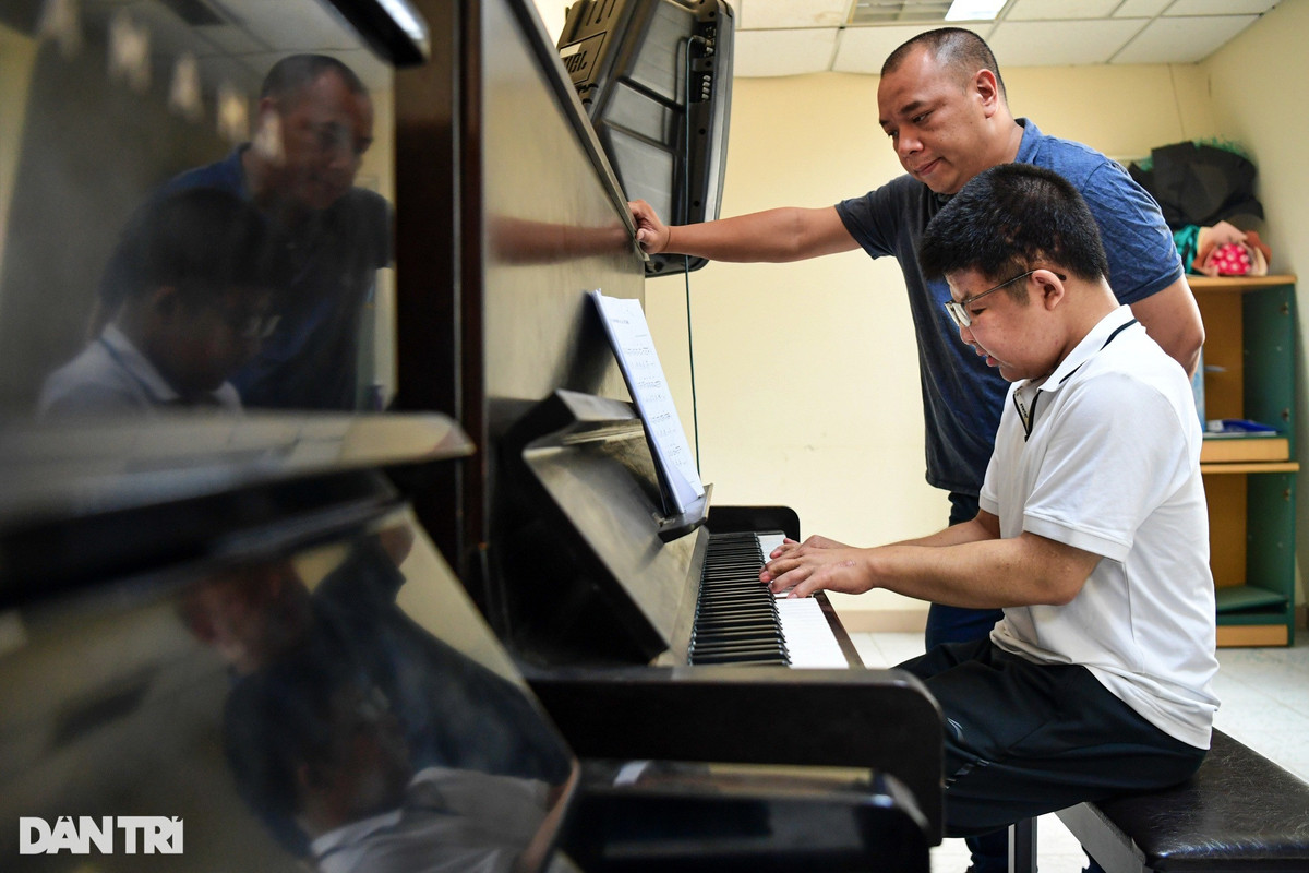 Bất ngờ cuộc sống tuổi 20 của Bôm - con trai diễn viên Quốc Tuấn - Hình 5 Bat ngo cuoc song tuoi 20 cua Bom - con trai dien vien Quoc Tuan-Hinh-5