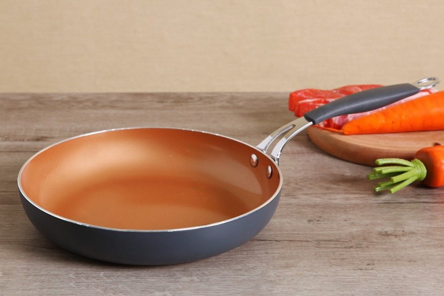 8 meo su dung chao chong dinh dung cach, khong lo bong troc