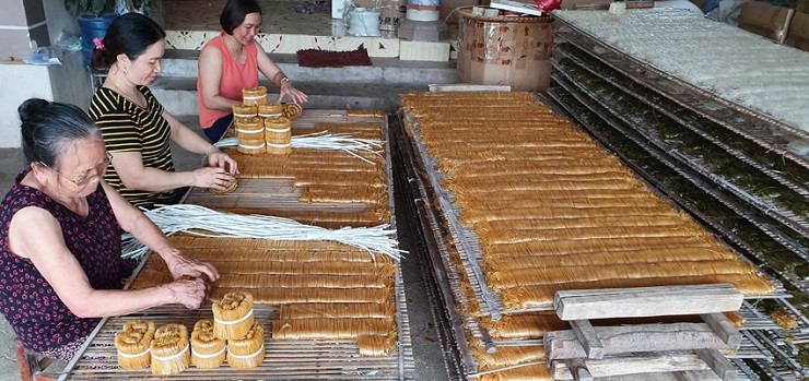 Lang nghe mon dac san binh dan tat bat ngay cuoi nam-Hinh-3