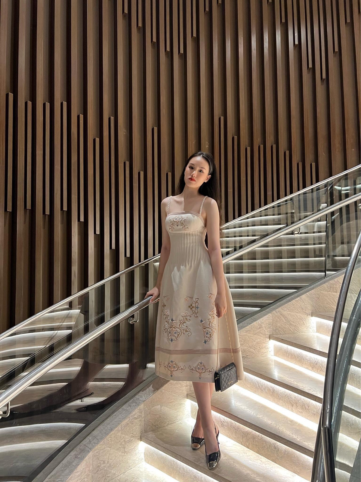 Người có sức ảnh hưởng lớn nhất đến Mỹ Anh là mẹ. Cô nói: “Mẹ là hình mẫu mà tôi muốn hướng tới. Mặc dù bận rộn với công việc, nhưng mẹ vẫn luôn dành thời gian cho gia đình, luôn cố gắng dạy tôi trở thành cô gái mẫu mực. Trong công việc, mẹ tôi là người phụ nữ cứng rắn, mạnh mẽ và không sợ bất cứ điều gì”.