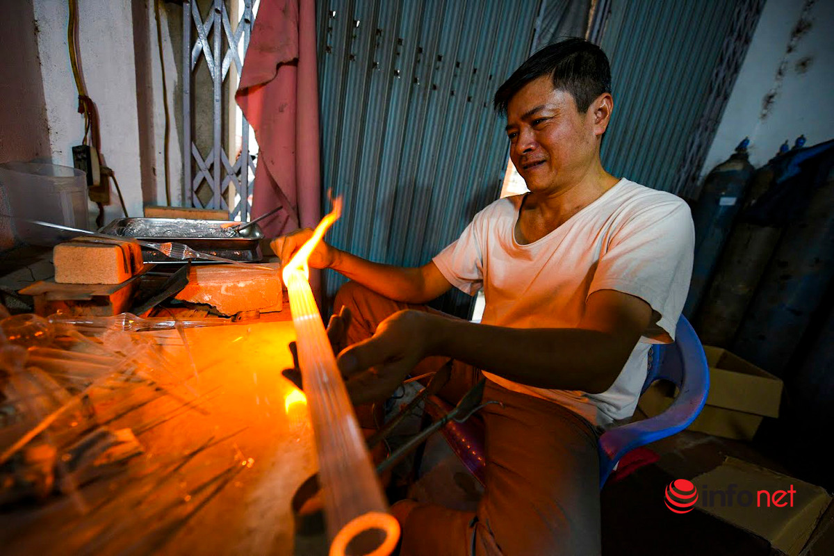 Sau khi hoàn thành, những sản phẩm này sẽ được chuyển đến tay người tiêu dùng. Những sản phẩm thủy tinh tinh xảo của thương hiệu một thời "Thống Nhất" ngày nay vẫn được người dân ưa chuộng.