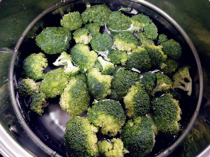 Xào súp lơ đừng cho ngay vào chảo để tránh trường hợp này - Hình 2 Xao sup lo dung cho ngay vao chao de tranh truong hop nay-Hinh-2