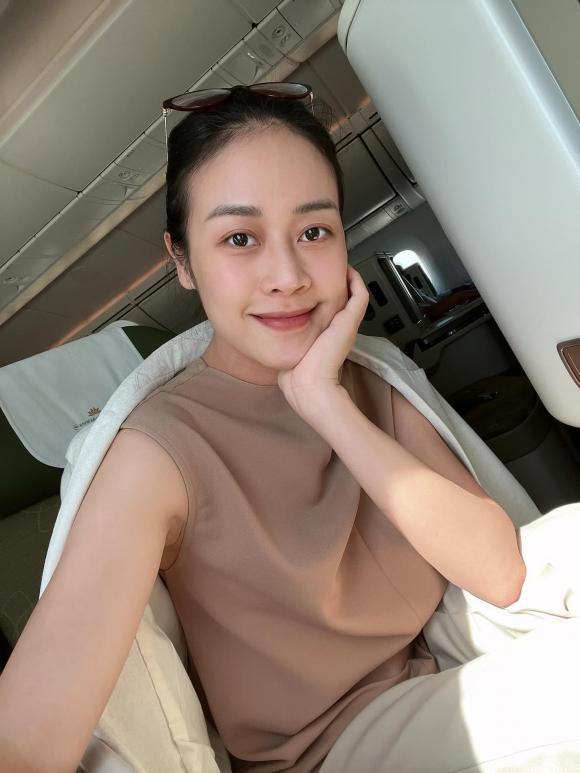  MC sinh năm 1989 quen thuộc với khán giả với nhiều chương trình truyền hình thực tế và talk show như Me xanh, Quán âm nhạc (VTV3), Kidshow Hành Tinh Vuông Kplus, Gương mặt mới (VTV6), Thời trang và cuộc sống, Muôn màu Showbiz...