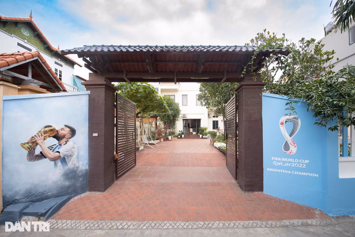 Thay giao chi tien ve hinh Messi nang cup truoc cong nha