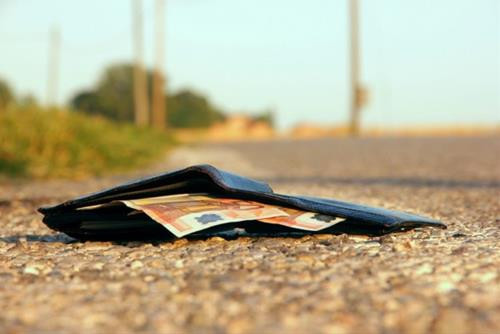 Từ xưa đến nay, trong mọi tầng lớp xã hội, trình độ học vấn khác nhau, gia cảnh khác nhau đều có những người giữ đúng nguyên tắc này. Bởi vì họ không cầu gì ngoài việc tâm mình được thanh thản, bình yên.