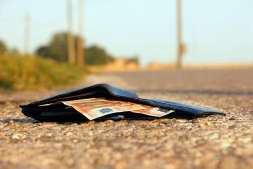 Từ xưa đến nay, trong mọi tầng lớp xã hội, trình độ học vấn khác nhau, gia cảnh khác nhau đều có những người giữ đúng nguyên tắc này. Bởi vì họ không cầu gì ngoài việc tâm mình được thanh thản, bình yên.