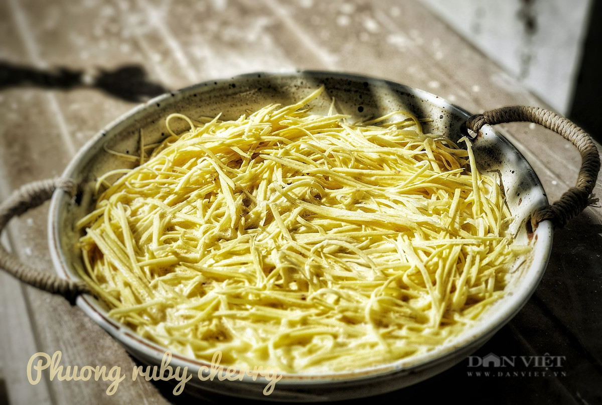 Bí quyết làm bánh khoai sợi chiên vàng ươm, giòn rụm - Hình 3 Bi quyet lam banh khoai soi chien vang uom, gion rum-Hinh-3