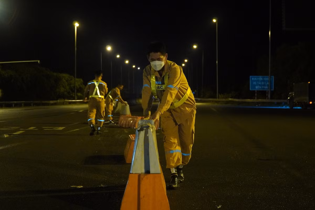 Xuyen dem dan the thu phi khong dung cho tai xe tren cao toc-Hinh-3