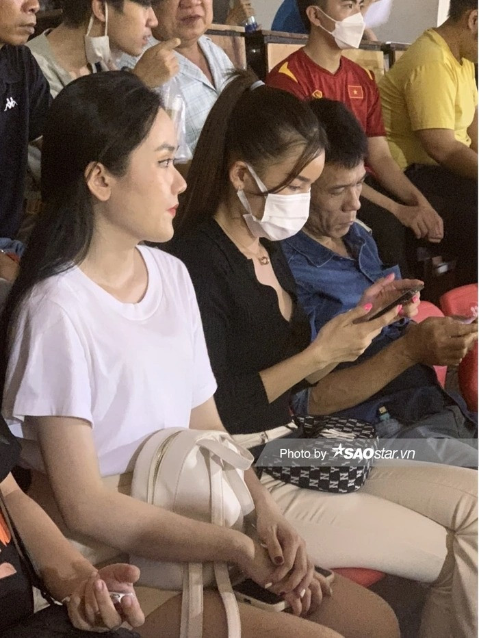 Thân hình bốc lửa của người tình 4 năm yêu xa Đặng Văn Lâm Than hinh boc lua cua nguoi tinh 4 nam yeu xa Dang Van Lam