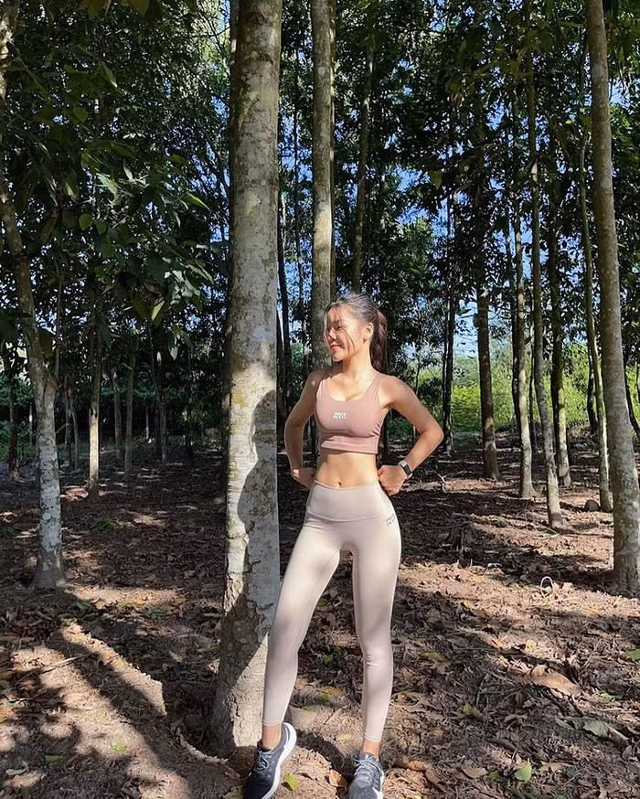 Than hinh boc lua cua nguoi tinh 4 nam yeu xa Dang Van Lam-Hinh-2