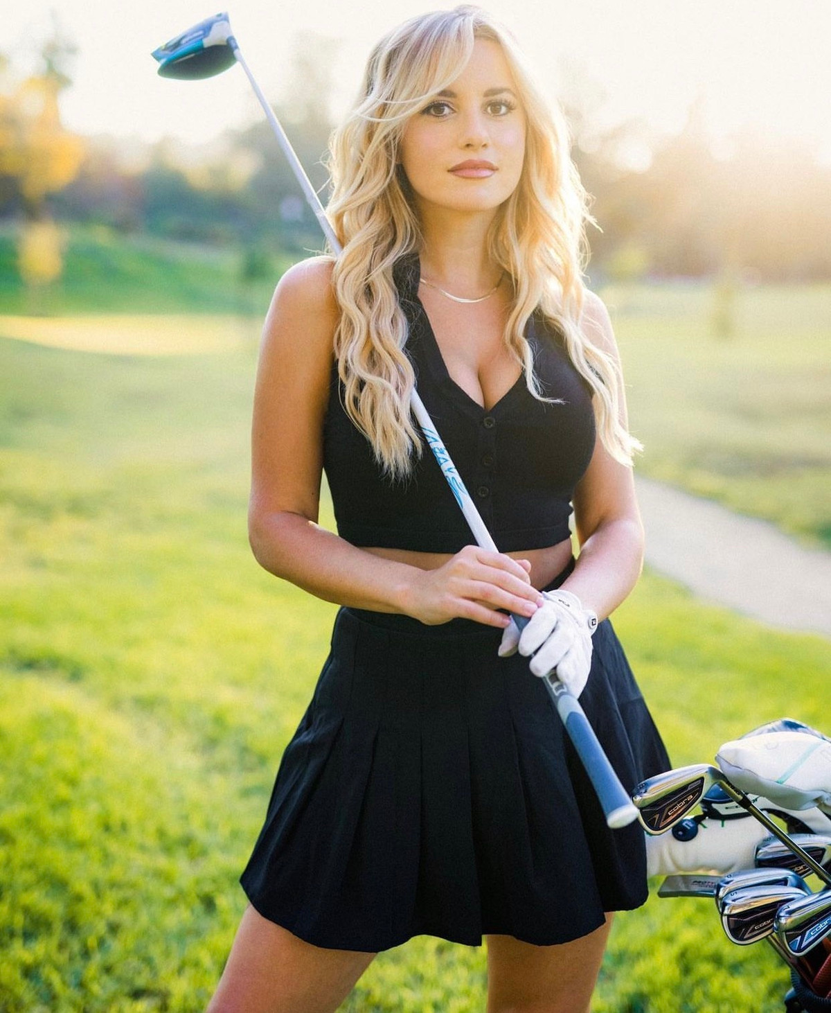 Thậm chí, Lauren sở hữu chứng chỉ về huấn luyện sức khỏe của Viện Dinh dưỡng Tích hợp để phục vụ cho công việc của mình.