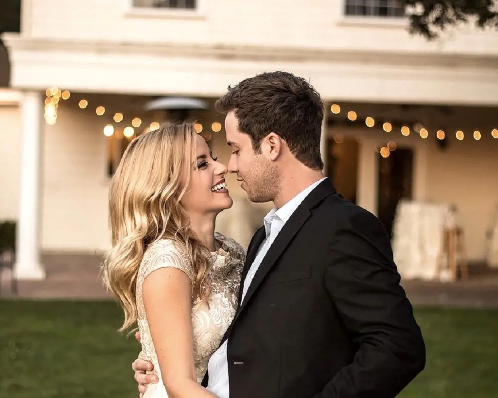 Tháng 12 năm 2015, mỹ nhân làng golf tuyên bố đính hôn với nam diễn viên Jeremy Sumpter. Nhưng chỉ 10 tháng sau cặp đôi đường ai nấy đi.