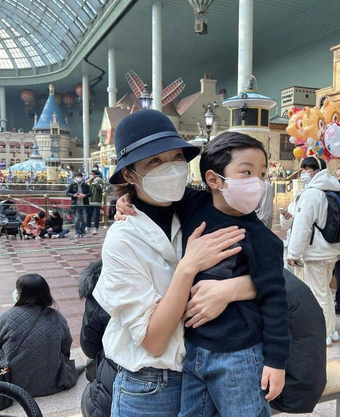 Ngoc nu lan dan hai lan do va niem hanh phuc lam single mom-Hinh-9