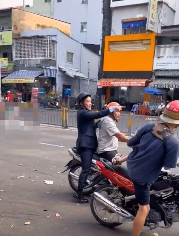 Truong Giang mac vest di xe om, tuong ngoi cuc hai-Hinh-3