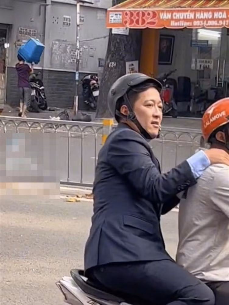 Truong Giang mac vest di xe om, tuong ngoi cuc hai-Hinh-2