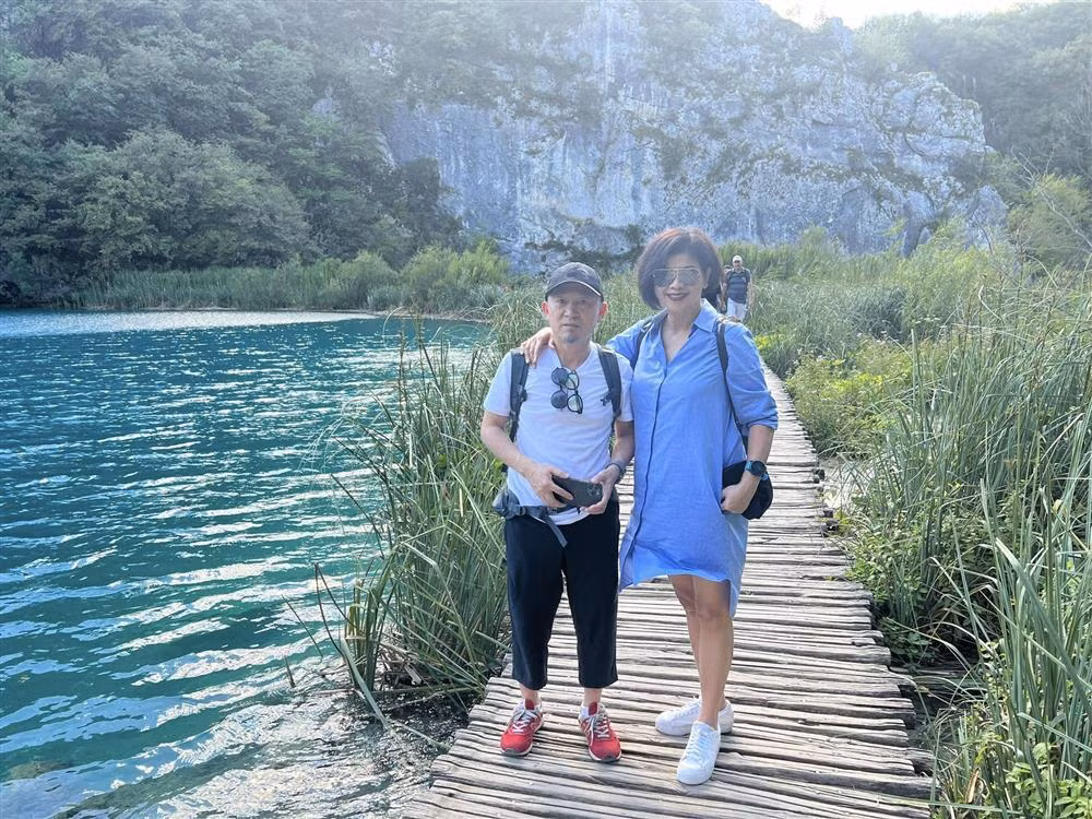 Cặp đôi thi thoảng cập nhật ảnh đi du lịch cùng nhau.