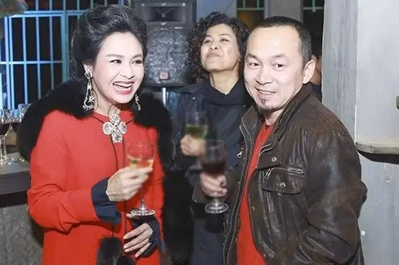 Nữ doanh nhân cũng có mối quan hệ tốt đẹp với diva Thanh Lam.