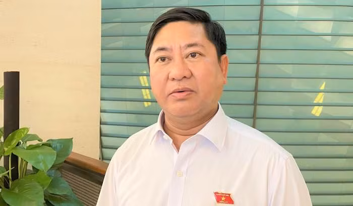 ĐBQH: Bộ trưởng GTVT trả lời chất vấn thẳng thắn, trúng, đúng vấn đề DBQH: Bo truong GTVT tra loi chat van thang than, trung, dung van de