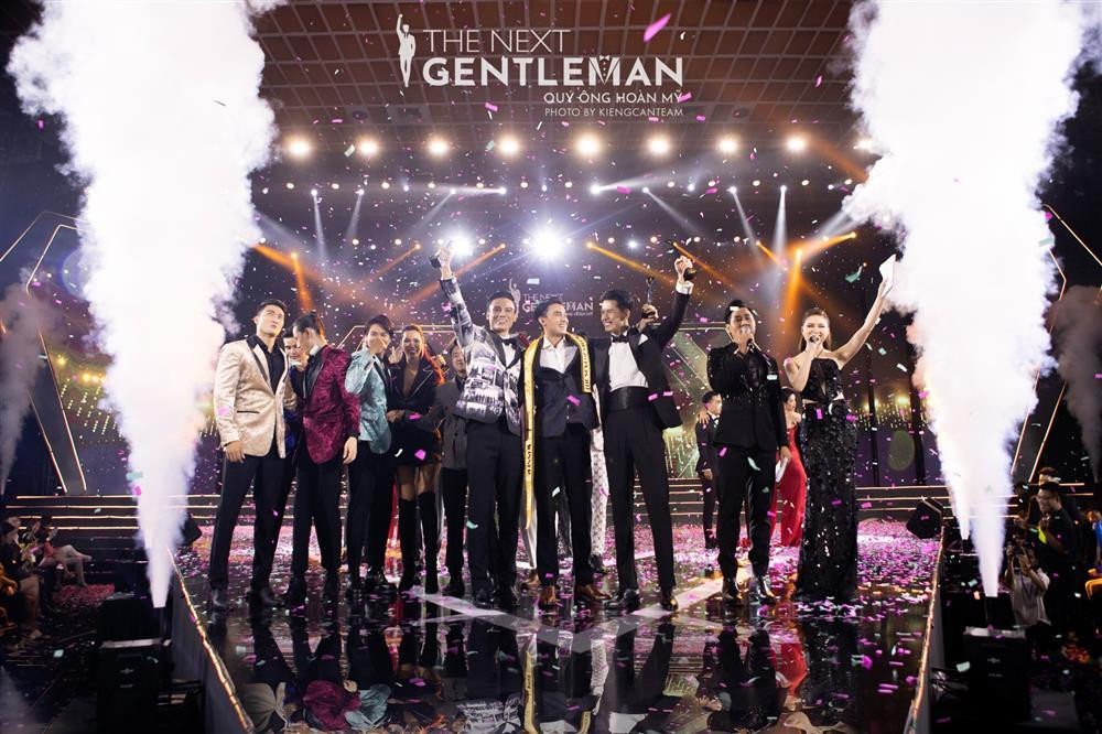 Show Hương Giang thất hứa công bố bảng điểm chung kết? Show Huong Giang that hua cong bo bang diem chung ket?