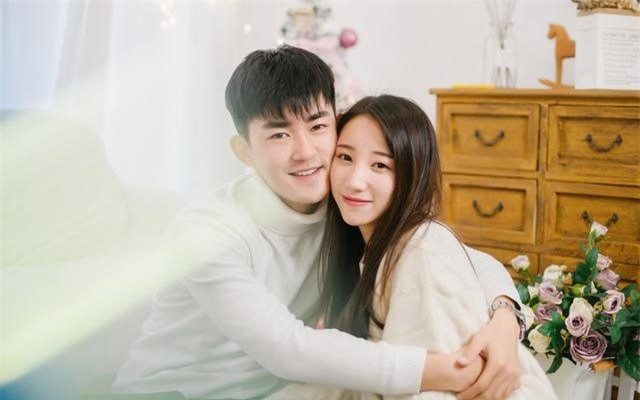 Ngay an hoi say ruou tim cho ngu, toi rung roi nhin canh nay