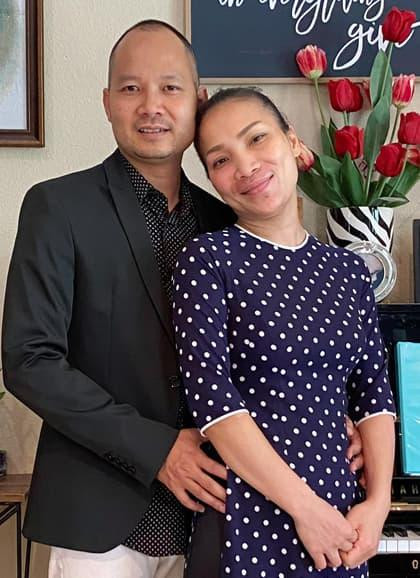 Hong Ngoc khoe doan tin nhan voi ong xa, doc xong ngat lim-Hinh-3